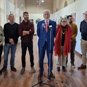 Inaugurada la exposición colectiva ‘Entre dos mundos, Sevilla-Chipiona’