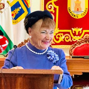 Chipiona homenajea a Teresa López Arena en el acto institucional del Día Internacional de las Mujeres