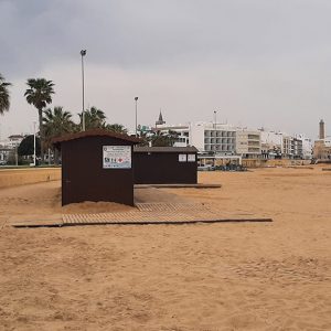 Los perros y otras mascotas dejan de tener desde hoy acceso a las playas de Chipiona los fines de semana y días de fiesta