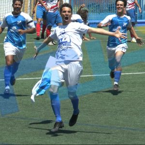 El Chipiona Club de Fútbol firma el ascenso al lograr el empate con el Tarifa en casa en el último suspiro