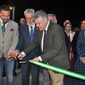 LOS ALCALDES DE CHIPIONA Y MAIRENA DEL ALCOR, INAUGURARON LA III FERIA DEL MOSCATEL