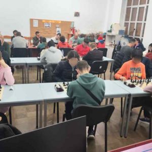 Una treintena de jugadores se dieron cita el pasado viernes en el primer torneo de ajedrez organizado por el club Chipiona