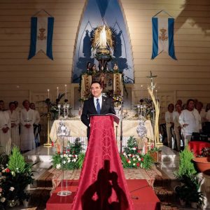 El pintor Antonio Montiel homenajea a la Virgen de Fátima en el 75 Aniversario de su llegada a Málaga