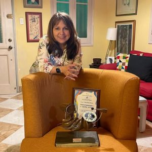 La cantante hispano cubana Liuba María Hevia recibe el Premio Extraordinario a la Maestría Artística en Cubadisco 2025