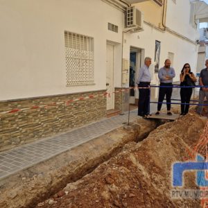 Javier Bello supervisa las obras del PROFEA en Chipiona