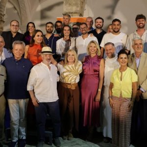 El Claustro del Santuario de Regla se llenó ayer con más de 200 personas para asistir a la presentación nacional del libro de la periodista Marina Bernal ‘Rocío, 20 años contigo’