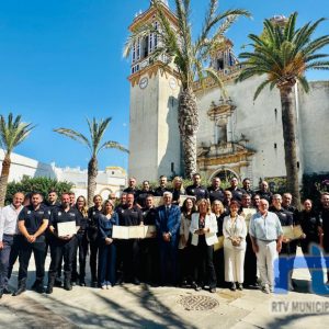Chipiona celebra el día del Santo Ángel de la Guarda, patrón de la Policía Local, con una eucaristía y la entrega de medallas honoríficas a  27 efectivos