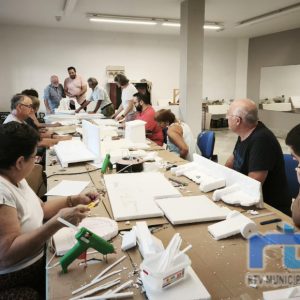 Una quincena de personas participan en Chipiona en un curso que fomenta el belenismo