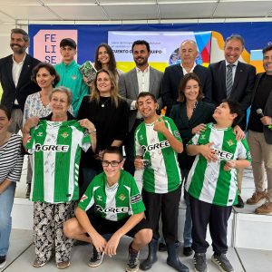 El proyecto ‘Cuento con mi equipo’ culmina su V edición uniendo deporte, lectura e inclusión en la Feria del Libro de Sevilla