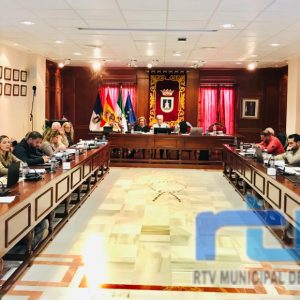 El Pleno chipionero acuerda dedicar una calle a Pepi Porras ‘Marina’ e iniciar expediente para nombrar a Eduardo Díaz ‘El Mellizo’ Hijo Predilecto