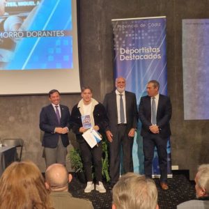 Miguel Ángel Chamorro recibe su distinción en el reconocimiento a los deportistas de la provincia de Cádiz