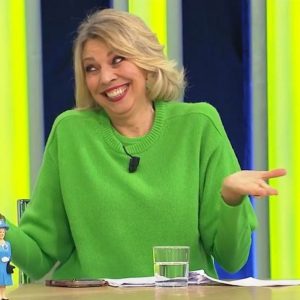 La Asociación de la Prensa de Sevilla formada por casi mil periodistas y la segunda asociación con más afiliados de España, ha distinguido con una mención especial en su Gala Anual a la periodista sevillana e hija adoptiva de Chipiona, Marina Bernal Guerrero