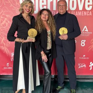 Marina Bernal y Javier Aroca premiados en la Pasarela Flamenca VejerinLove de Vejer