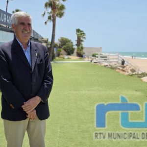 El alcalde de Chipiona informa que se proyecta crear un nuevo paseo marítimo entre Costa Ballena y Las Tres Piedras