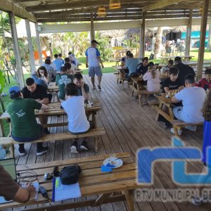 Paco J. Bernal se lleva el primer torneo de ajedrez ‘Al Fresquito’ diputado en el chiringuito Salitre