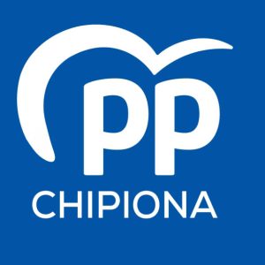 El PP de Chipiona muestra su apoyo a las limpiadoras de playas y reclama ampliar el horario de los baños públicos