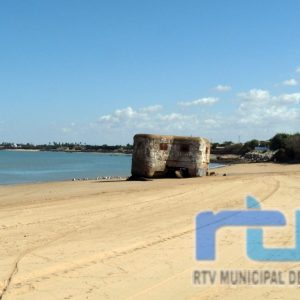 La playa de Micaela volvió a abrirse al baño desde ayer tras confirmar las analíticas la recuperación de la calidad del agua